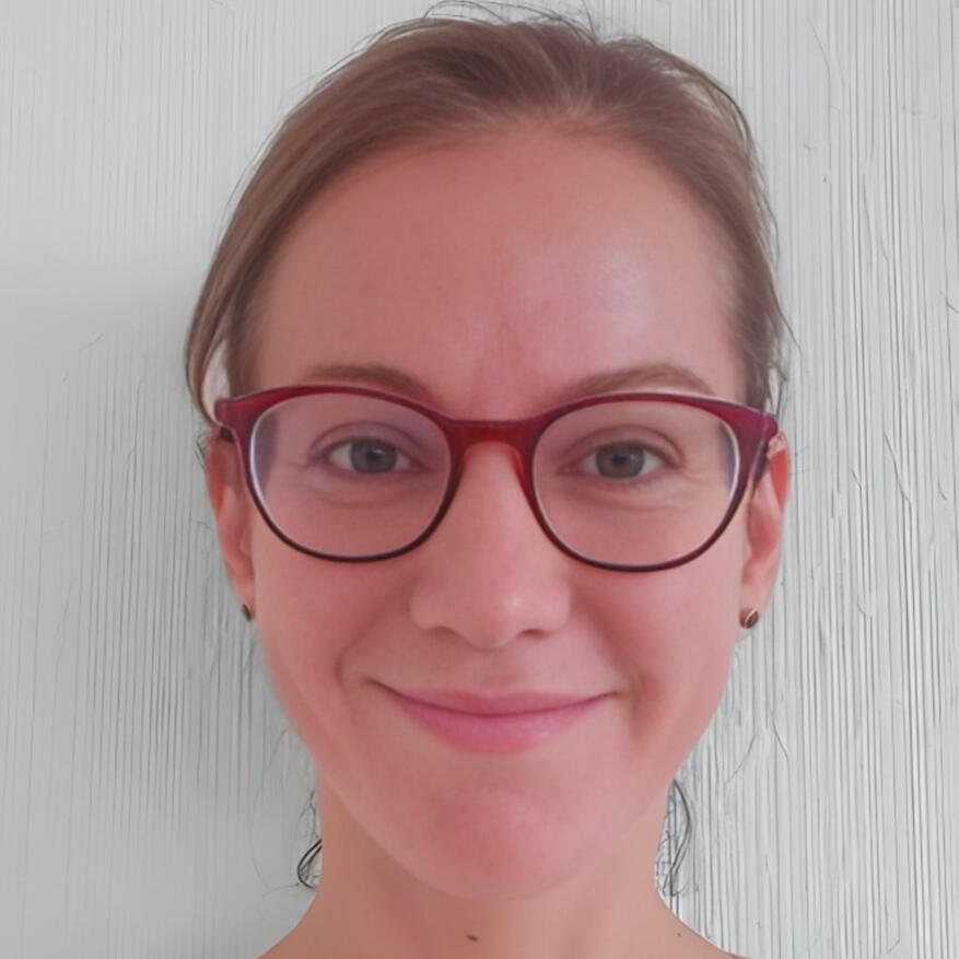 Carmen Aguirre de Carcer, Secretary